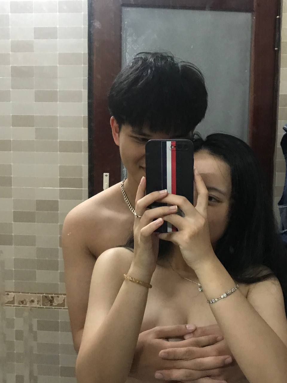 Cách làm hoà của người anh trai khác mẹ